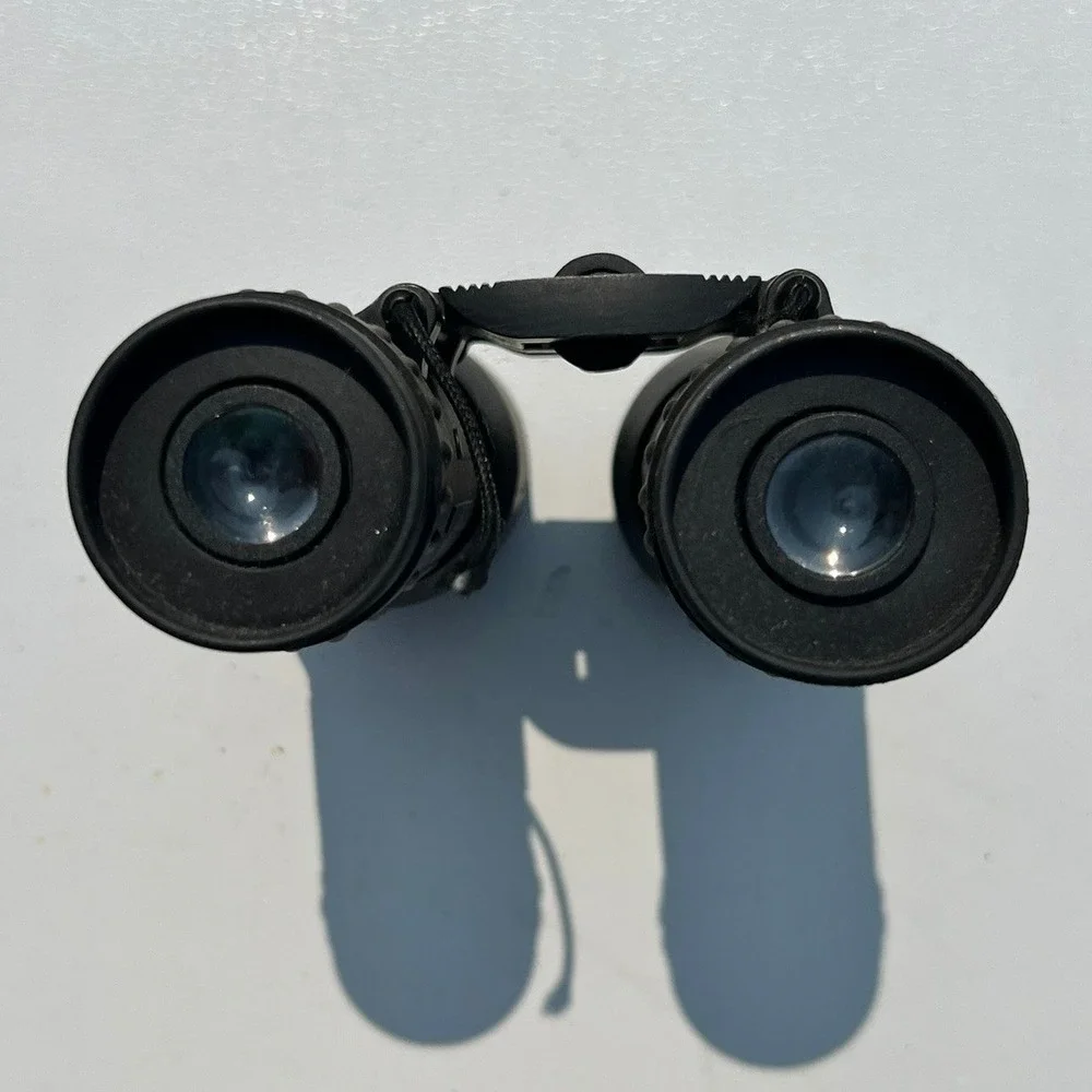 Binoculars Unisex OS Black Good 8x42 Magnification Outdoor Gear